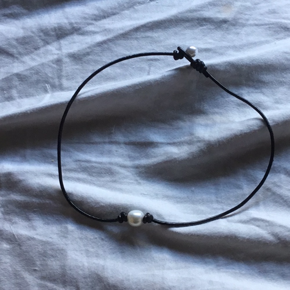 Pearl choker